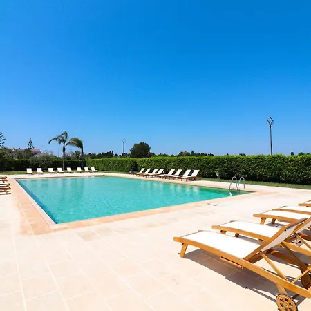 Aparthotel Torre Santo Stefano 3*